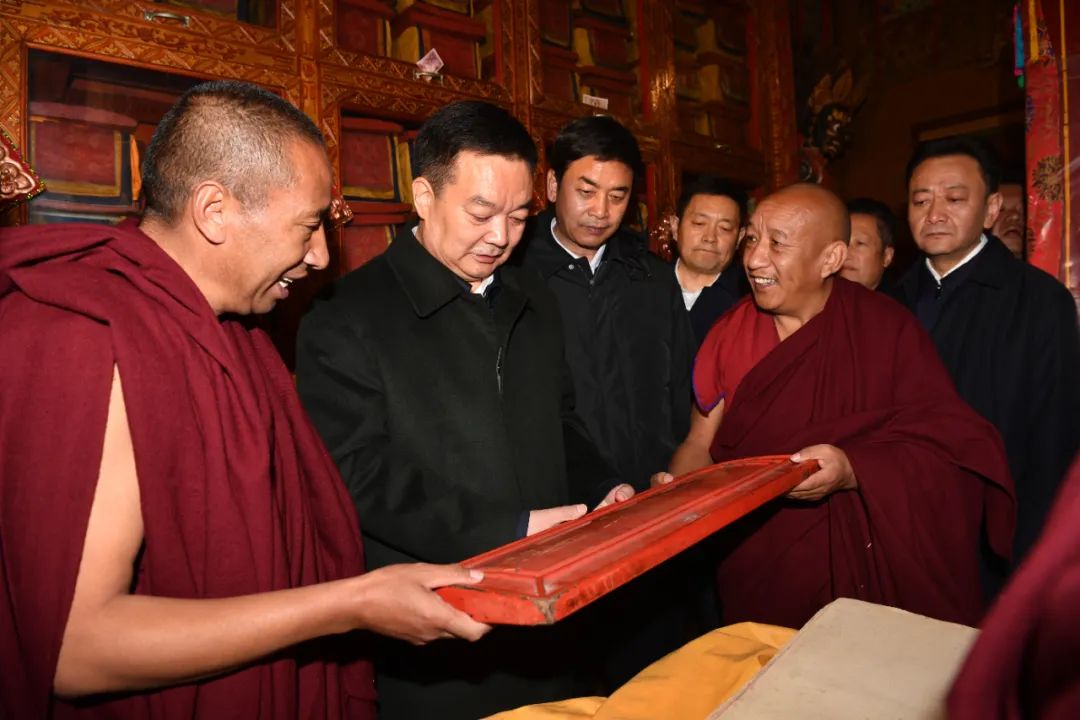 王君正在哲蚌寺色拉寺调研